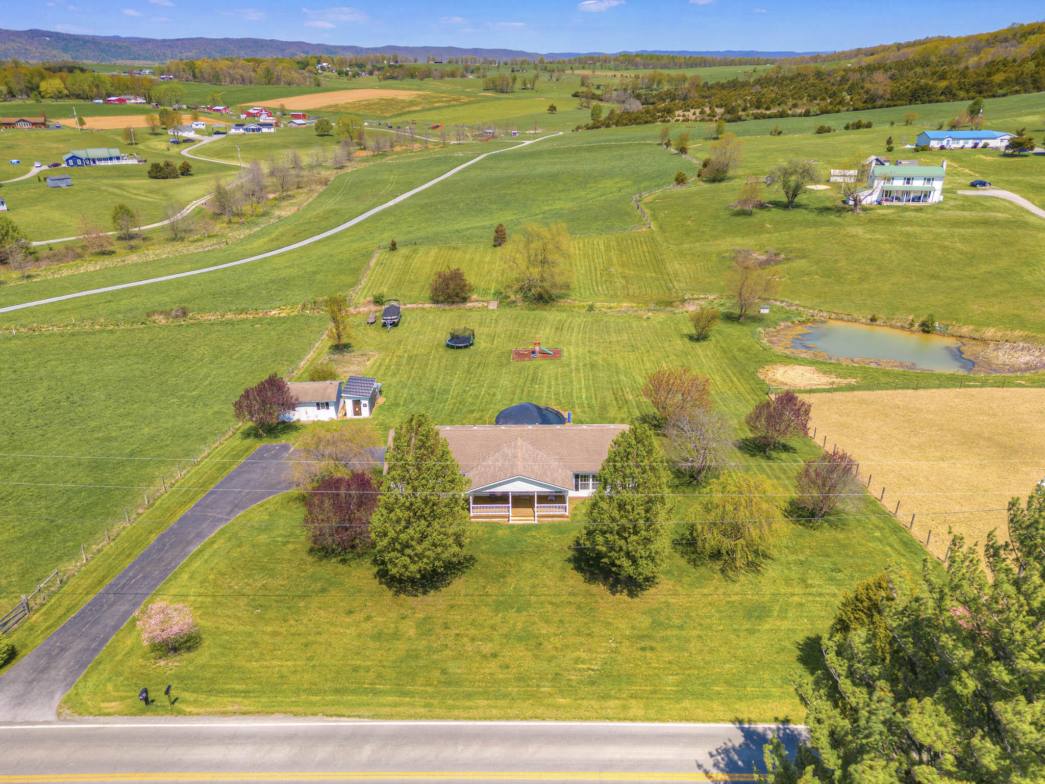 5086 Thornspring Road Pulaski, VA 24301 - Photo 3 of 51 (3) 5086_Thornspring_Web-40
