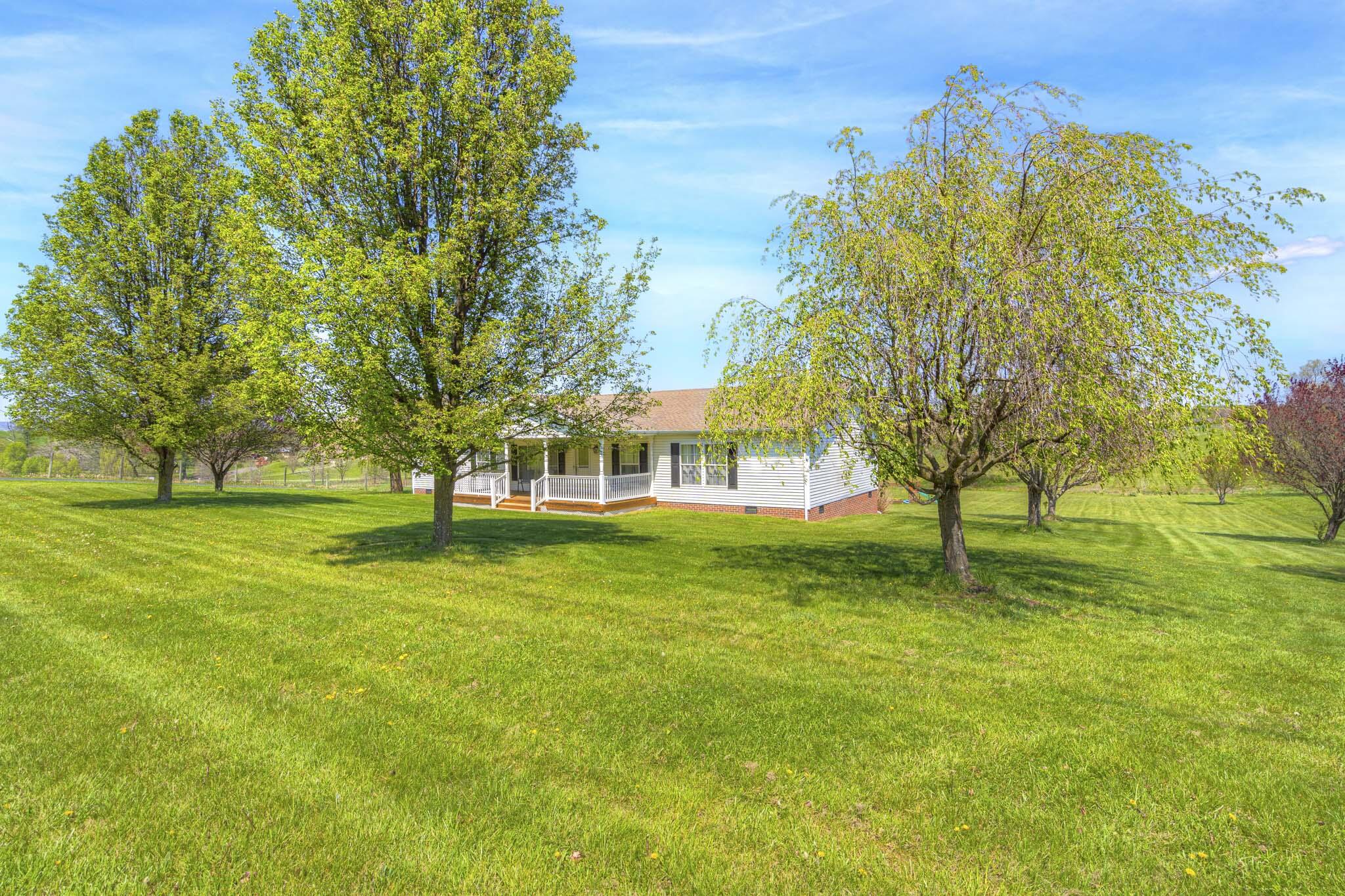 5086 Thornspring Road Pulaski, VA 24301 - Photo 36 of 51 5086_Thornspring_Web-4