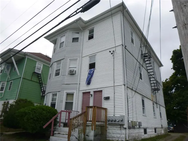 $1,200 | 84 Tweed Street, Unit 3, Pawtucket, RI 02861