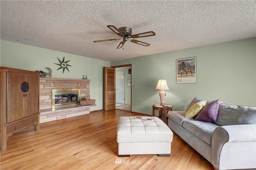 1603 Shattuck Avenue South Renton, WA 98055 - Photo 4 of 24