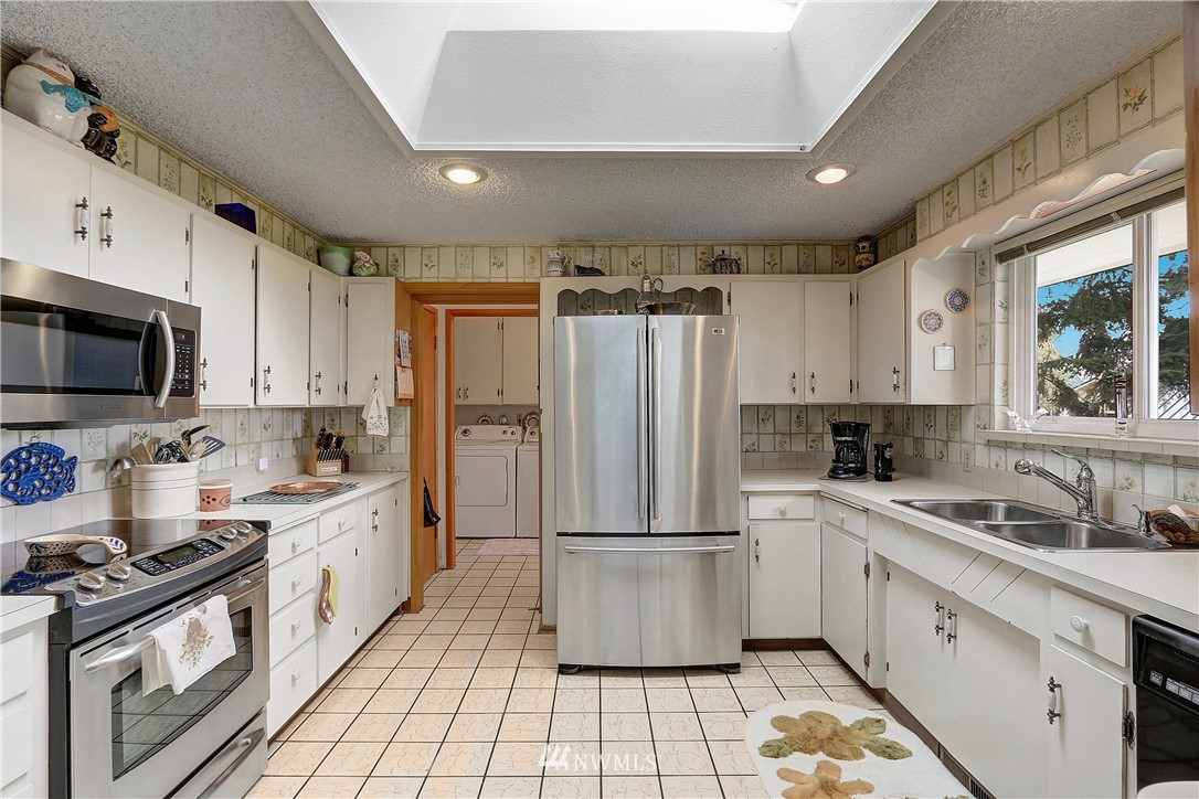 1603 Shattuck Avenue South Renton, WA 98055 - Photo 9 of 24
