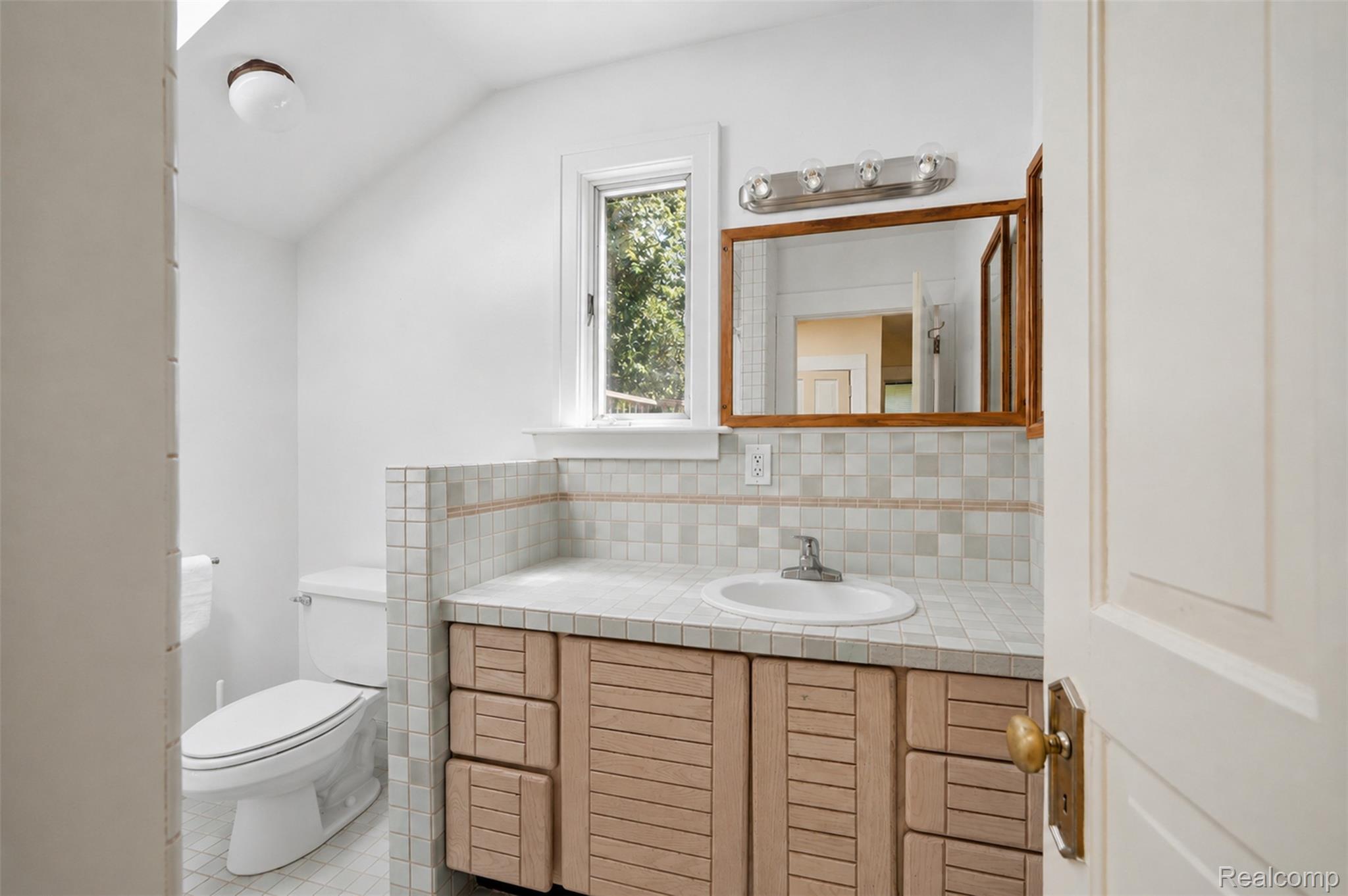 604 Spring Street Ann Arbor, MI 48103 - Photo 13 of 21 staging (10).jpg
