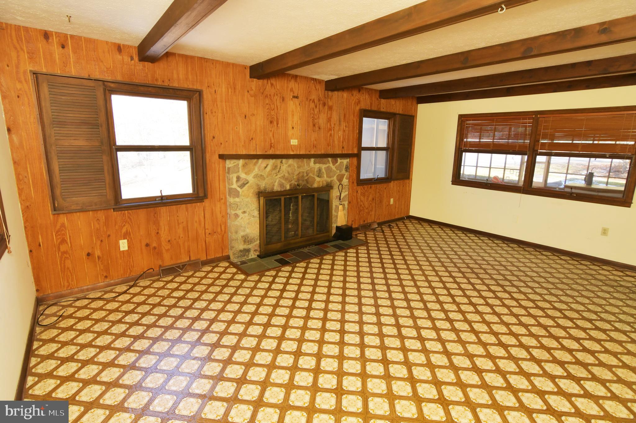 1052 Cedar Grove Road Winchester, VA 22603 - Photo 15 of 59 Family room