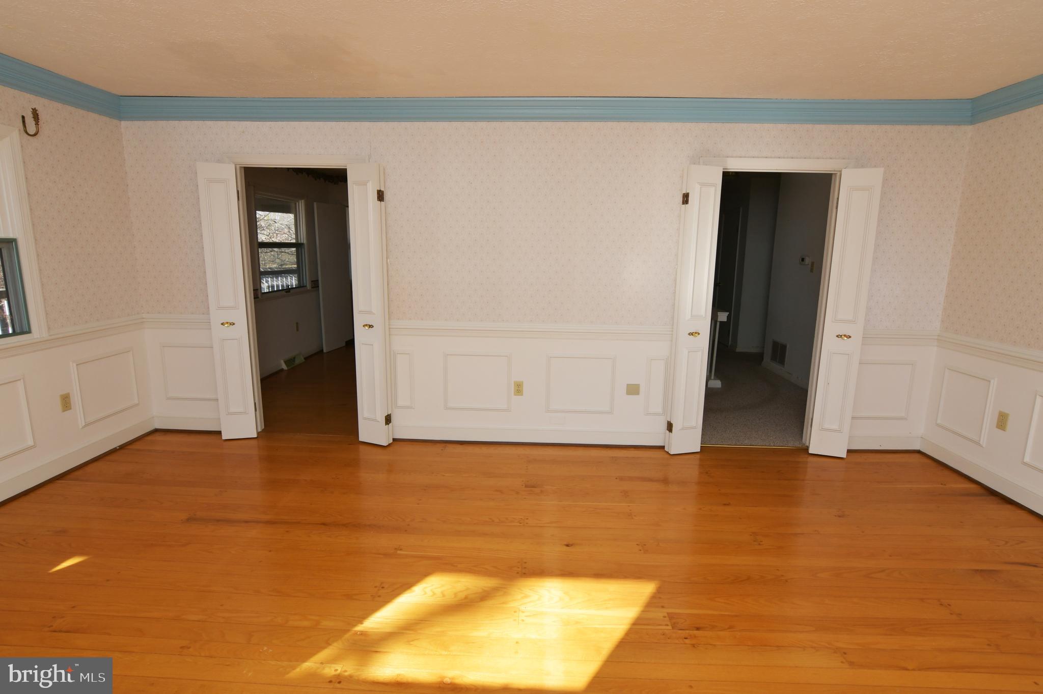 1052 Cedar Grove Road Winchester, VA 22603 - Photo 25 of 59 Living room