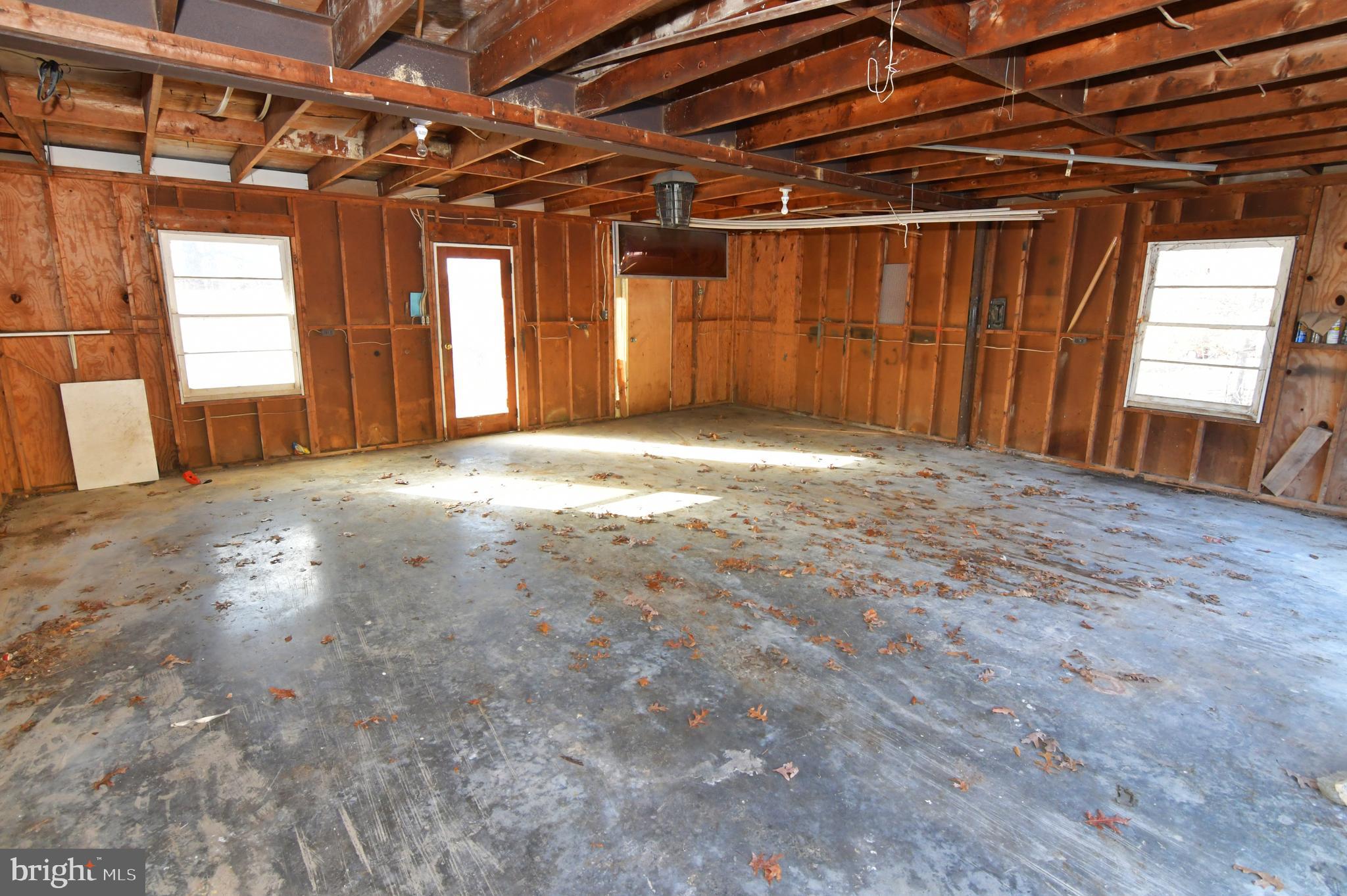 1052 Cedar Grove Road Winchester, VA 22603 - Photo 54 of 59 Garage - 2 car