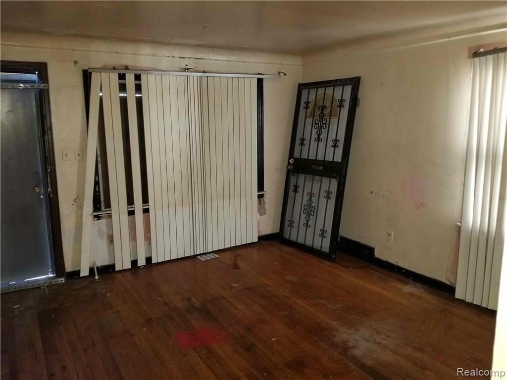 9034 Rutland Street Detroit, MI 48228 - Photo 8 of 23 9034 Rutland7.jpg