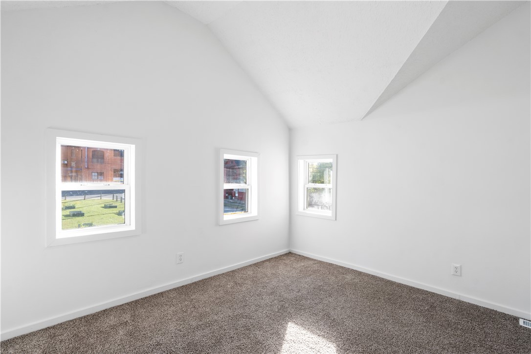 22 Lisbon Street Rochester, NY 14606 - Photo 27 of 34