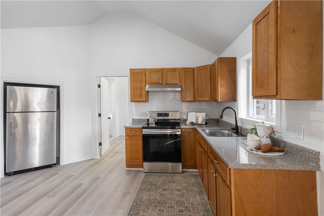 22 Lisbon Street Rochester, NY 14606 - Photo 7 of 34