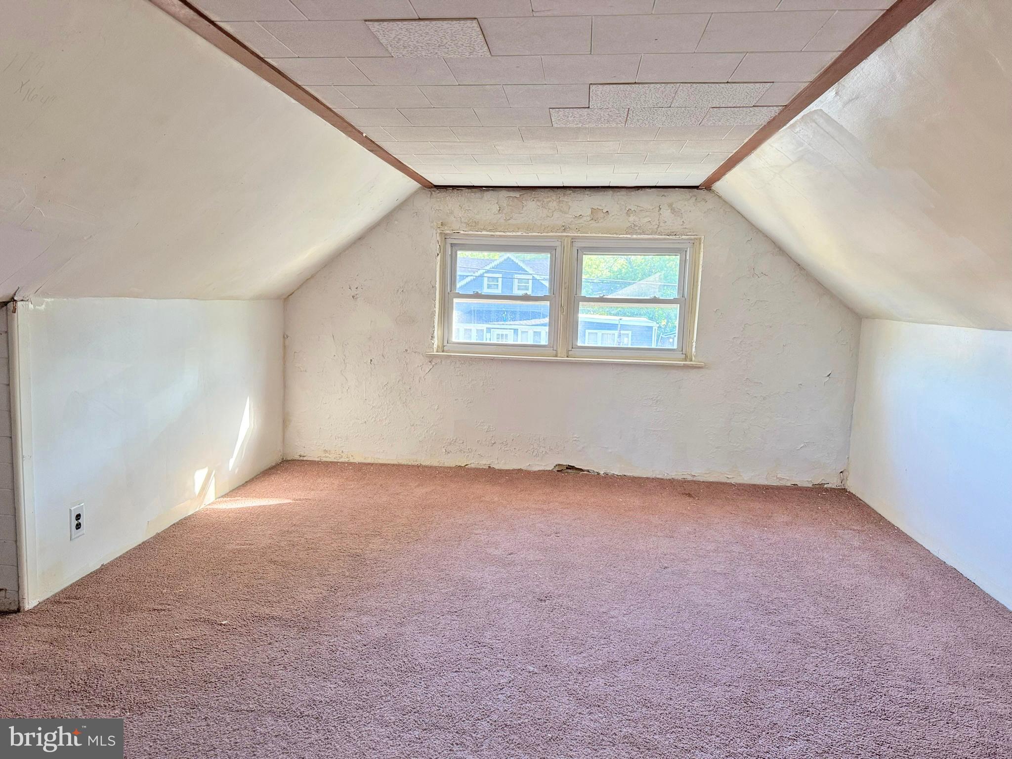 524 8th Avenue Lindenwold, NJ 08021 - Photo 12 of 19 an empty room with windows