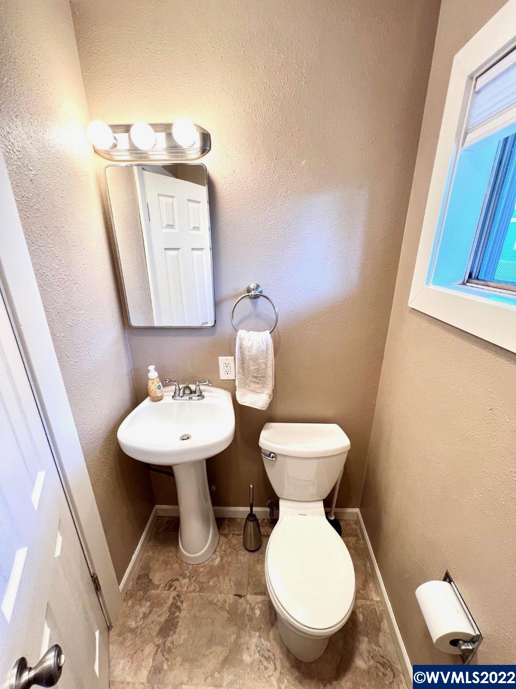 2405 Southwest Liberty Street Albany, OR 97321 - Photo 10 of 17 Gallery Image 10