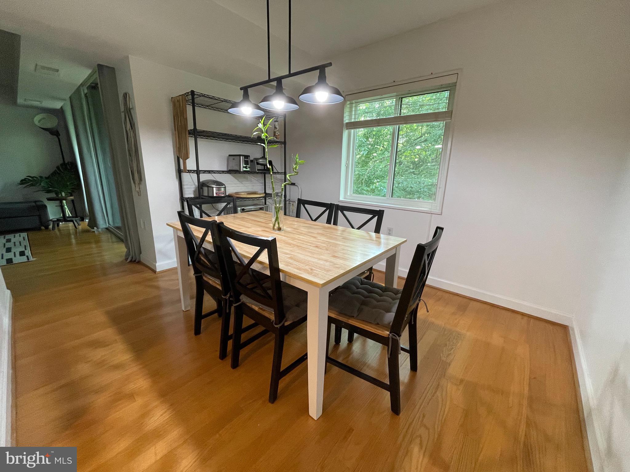 1413 Northgate Square, Unit 11C Reston, VA 20190 - Photo 8 of 23 Dinning Room