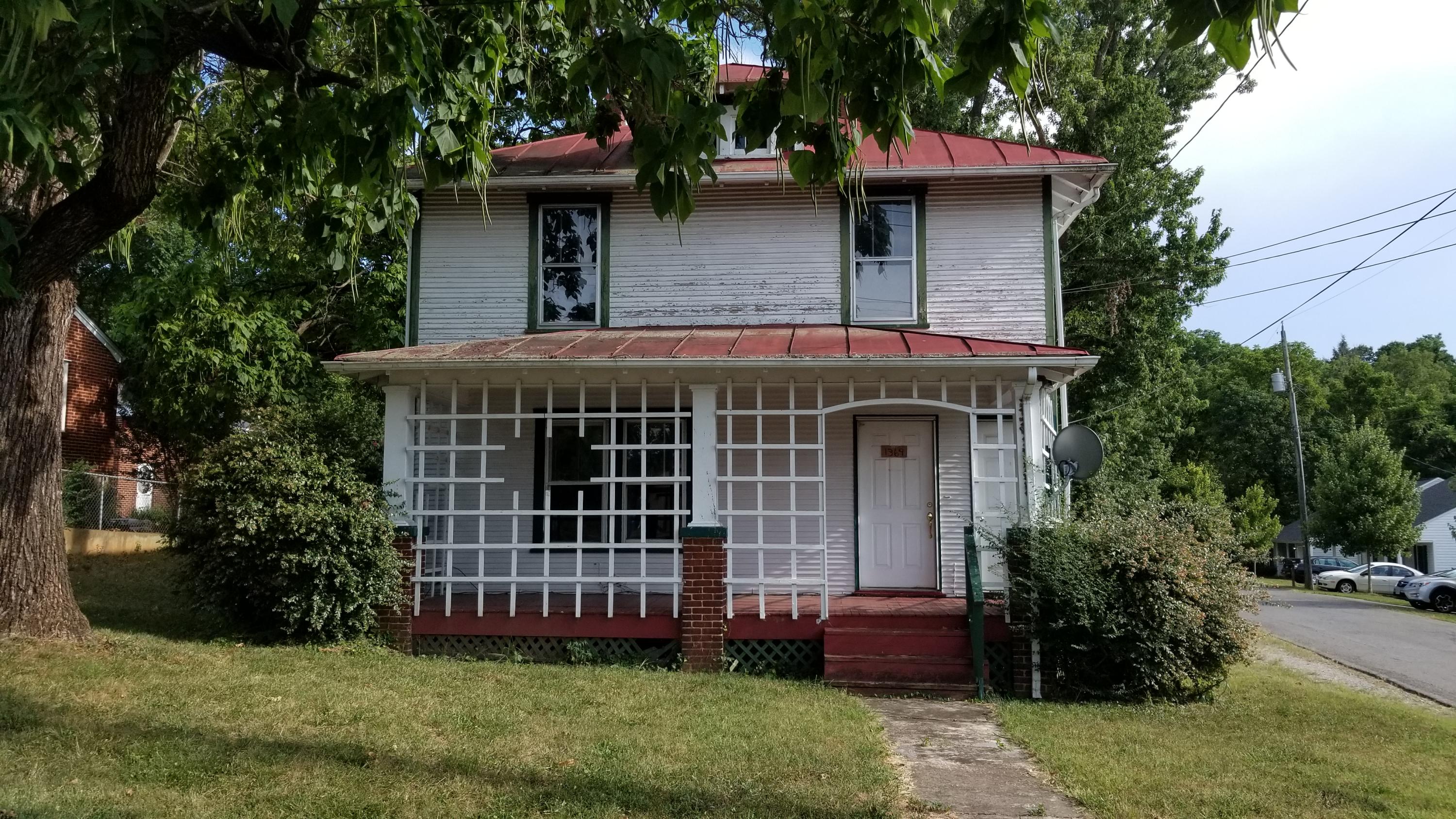 1369 Craig Robertson Road Southeast Roanoke, VA 24014 - Photo 1 of 24 Front