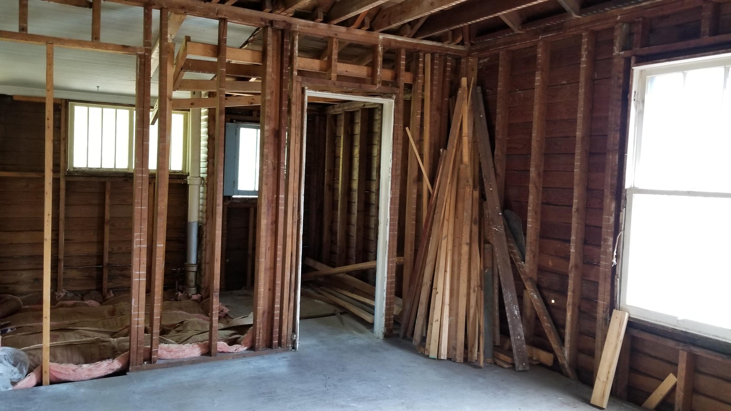 1369 Craig Robertson Road Southeast Roanoke, VA 24014 - Photo 13 of 24 20170723_175627