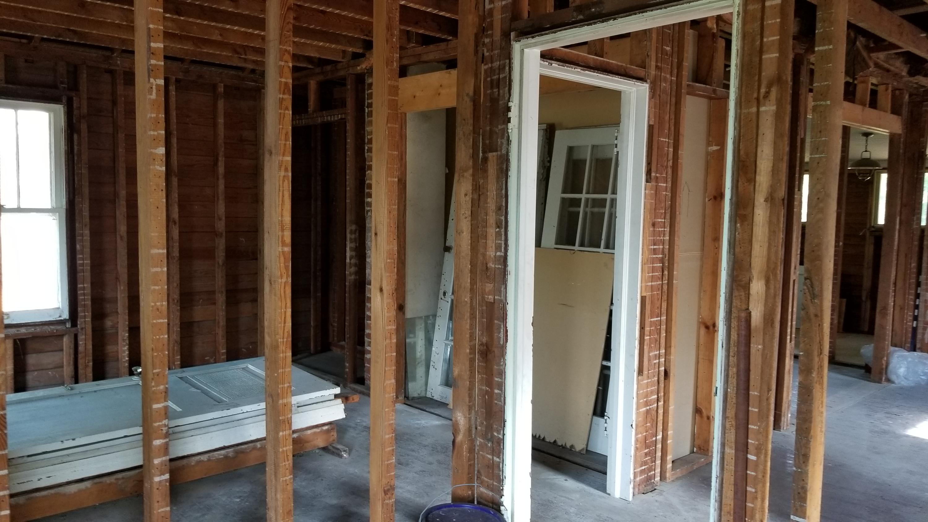 1369 Craig Robertson Road Southeast Roanoke, VA 24014 - Photo 17 of 24 20170723_175820