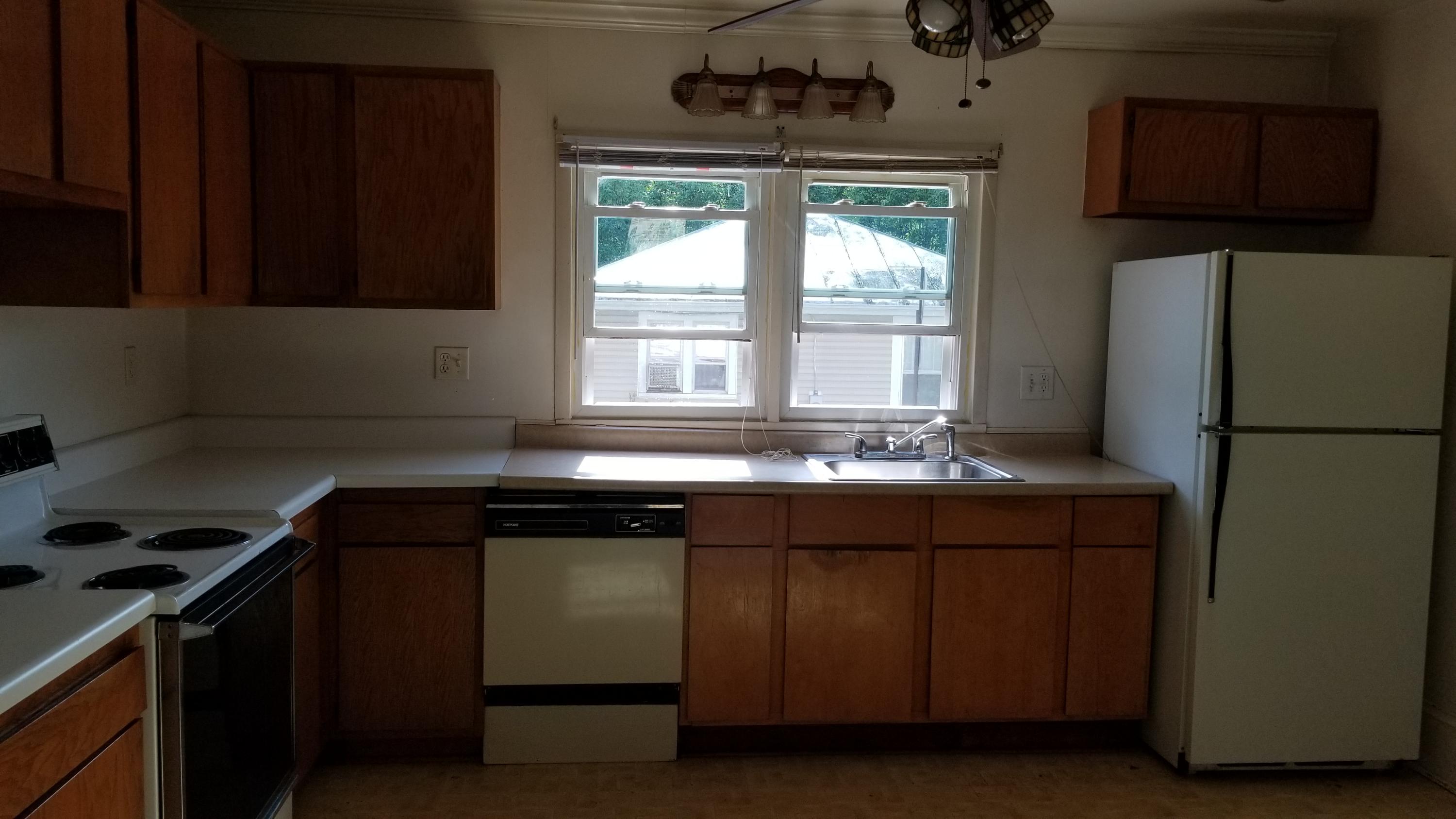 1369 Craig Robertson Road Southeast Roanoke, VA 24014 - Photo 4 of 24 20170723_173150