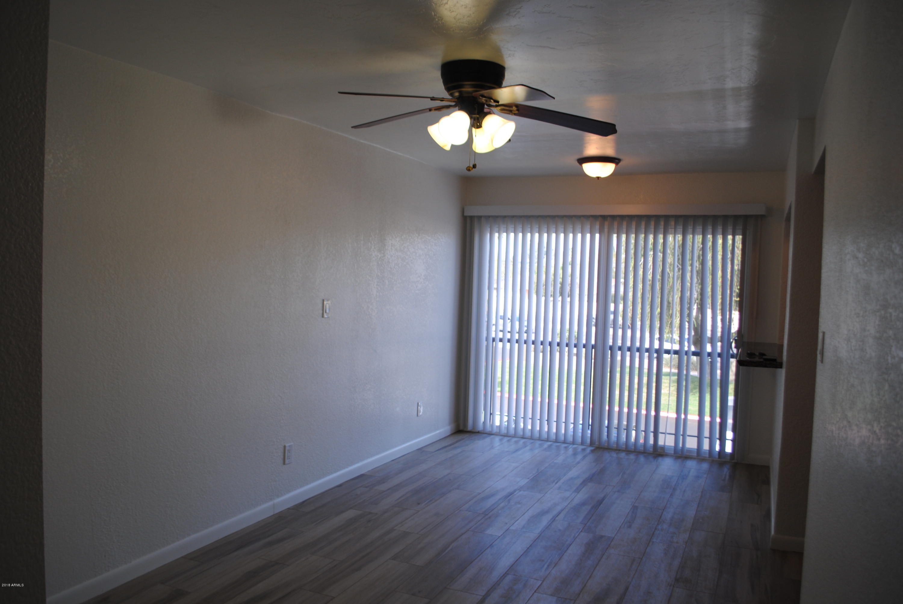 4201 East Camelback Road, Unit 106 Phoenix, AZ 85018 - Photo 4 of 28 DSC_0174