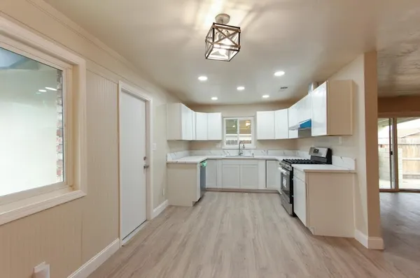$334,900 | 1400 West Oakland Avenue, Tulare, CA 93274