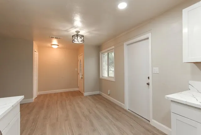 $339,900 | 1400 West Oakland Avenue, Tulare, CA 93274