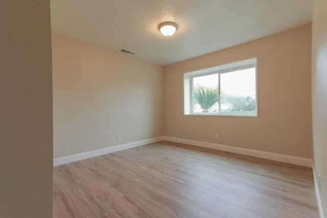 $339,900 | 1400 West Oakland Avenue, Tulare, CA 93274