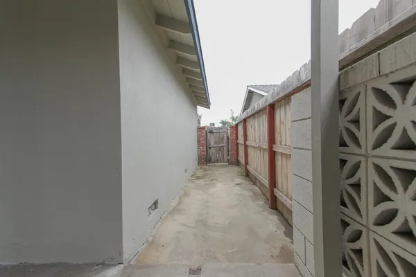 $334,900 | 1400 West Oakland Avenue, Tulare, CA 93274