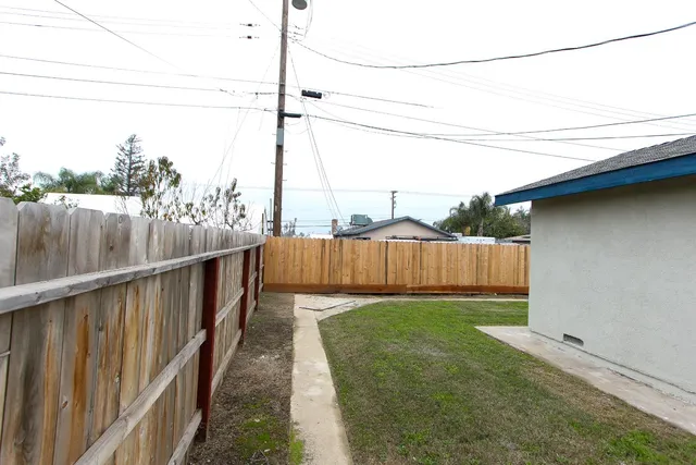 $339,900 | 1400 West Oakland Avenue, Tulare, CA 93274