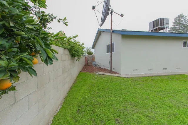 $339,900 | 1400 West Oakland Avenue, Tulare, CA 93274