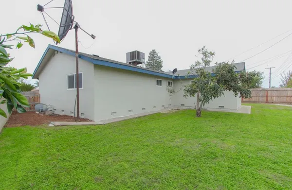 $334,900 | 1400 West Oakland Avenue, Tulare, CA 93274