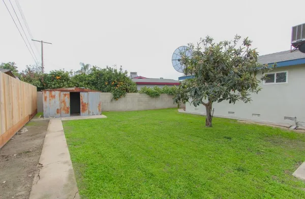 $334,900 | 1400 West Oakland Avenue, Tulare, CA 93274