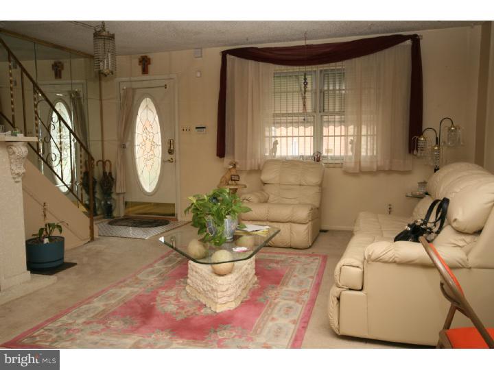 1201 Laurel Road Sharon Hill, PA 19079 - Photo 5 of 16 Living Room