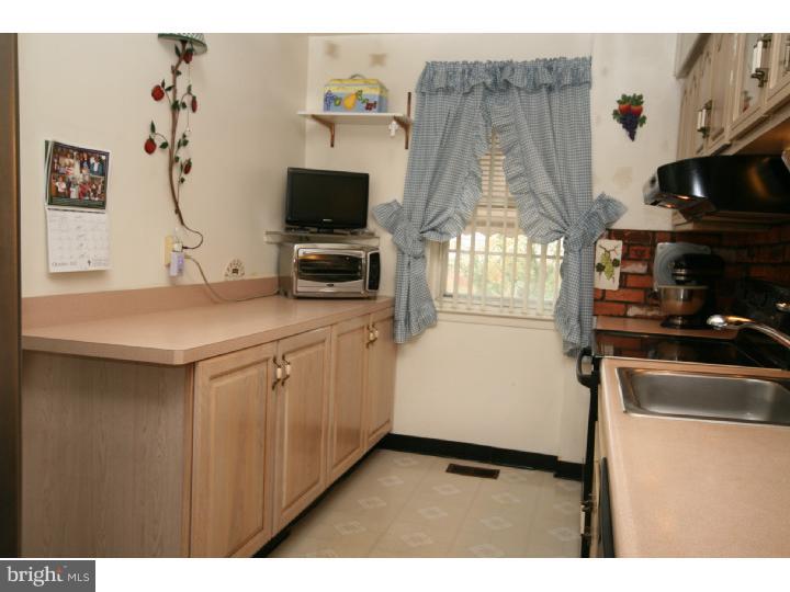 1201 Laurel Road Sharon Hill, PA 19079 - Photo 7 of 16 Kitchen