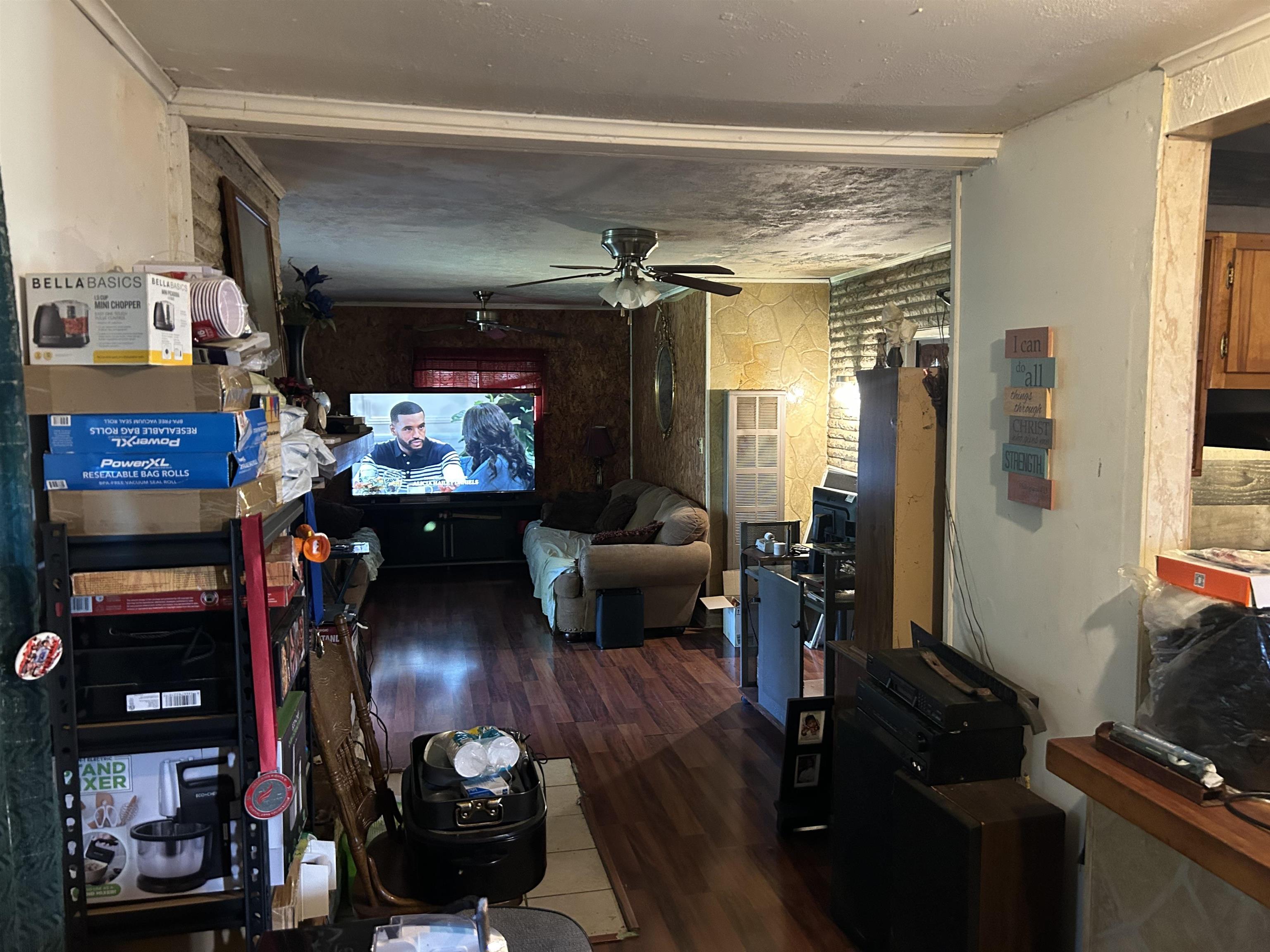 3158 Ford Road Memphis, TN 38109 - Photo 17 of 22 a living room with furniture and a flat screen tv