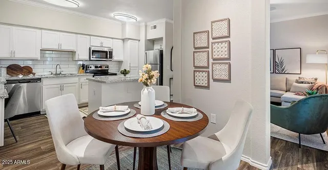 $1,556 | 1802 West Maryland Avenue, Unit B2, Phoenix, AZ 85015