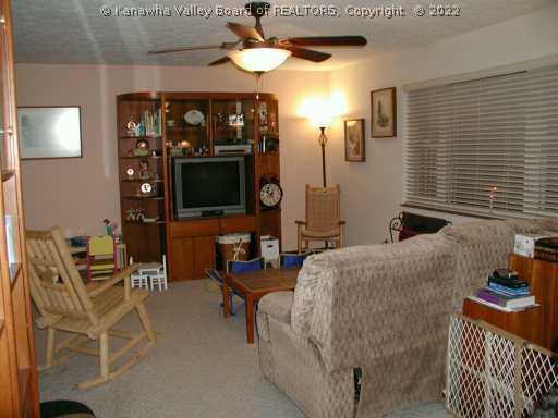 18 Barrington Road Nitro, WV 25143 - Photo 2 of 8 Other.