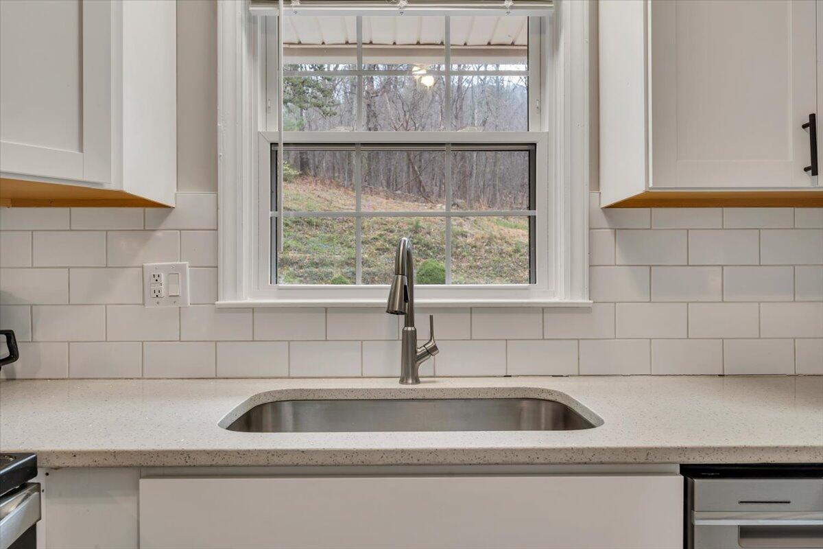 3988 Welcome Valley Road Southeast Roanoke, VA 24014 - Photo 14 of 47 14-MIB03145