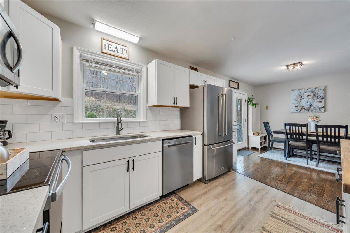 3988 Welcome Valley Road Southeast Roanoke, VA 24014 - Photo 15 of 47 15-MIB03148