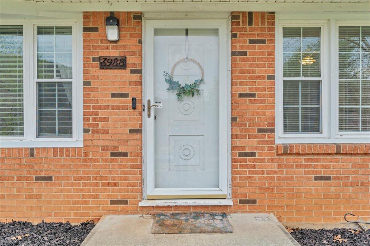 3988 Welcome Valley Road Southeast Roanoke, VA 24014 - Photo 3 of 47 03-MIB03073