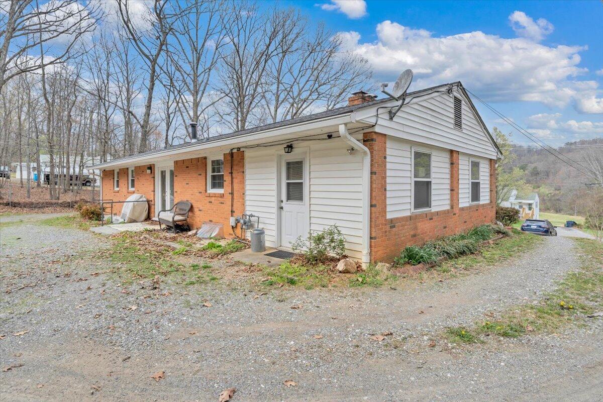 3988 Welcome Valley Road Southeast Roanoke, VA 24014 - Photo 33 of 47 32-MIB03082