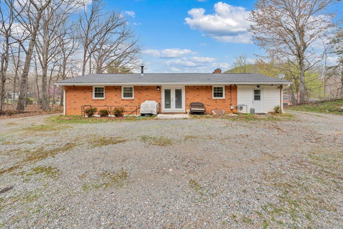 3988 Welcome Valley Road Southeast Roanoke, VA 24014 - Photo 36 of 47 35-MIB03088
