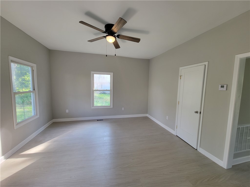18 Clemson Street Liberty, SC 29657 - Photo 4 of 18