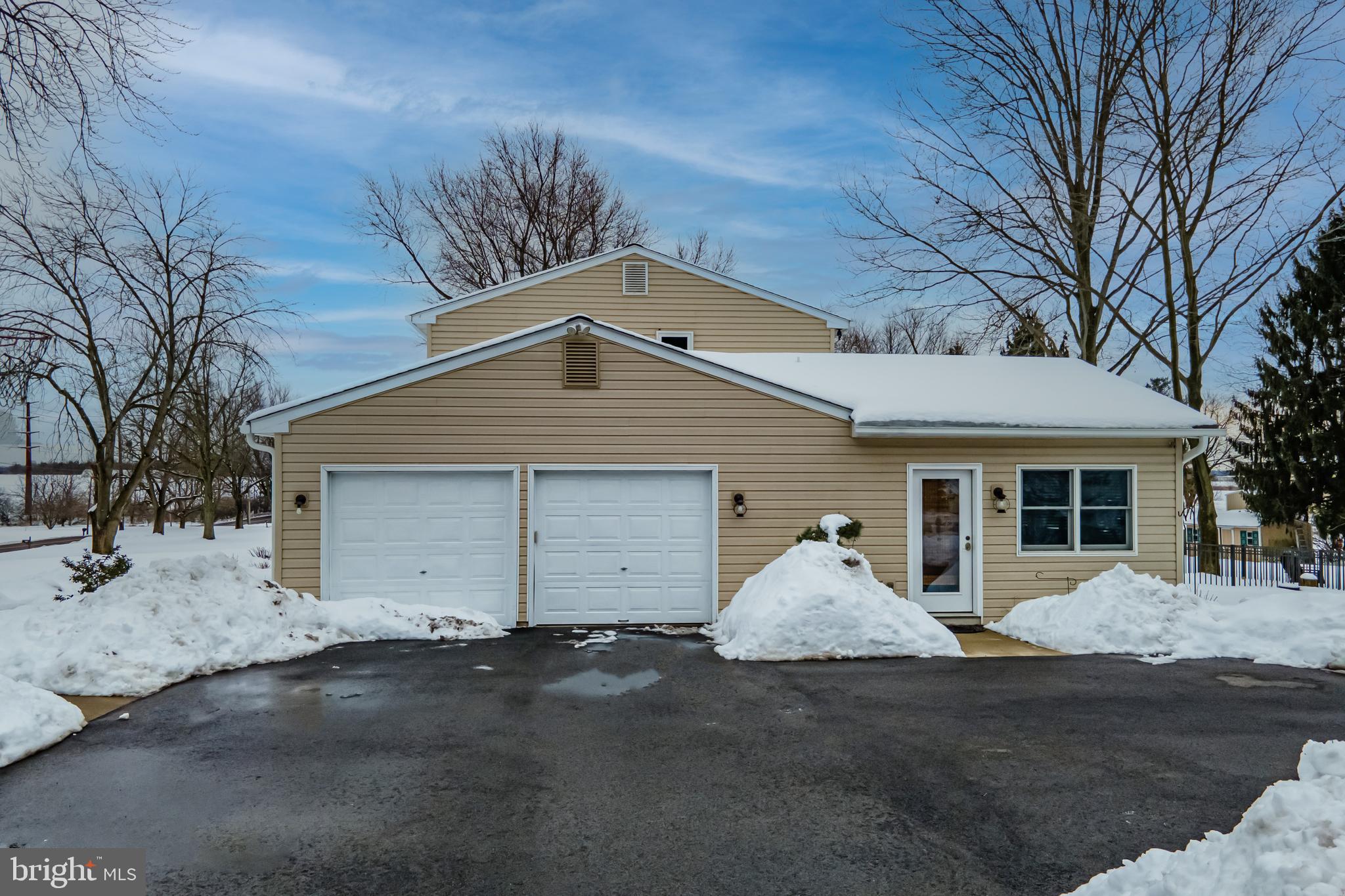 382 Allentown Road Souderton, PA 18964 - Photo 44 of 50 Broad driveway w/2-car Garage