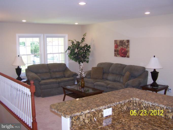 140 Jefferson Road Waldorf, MD 20602 - Photo 20 of 28 Living Room