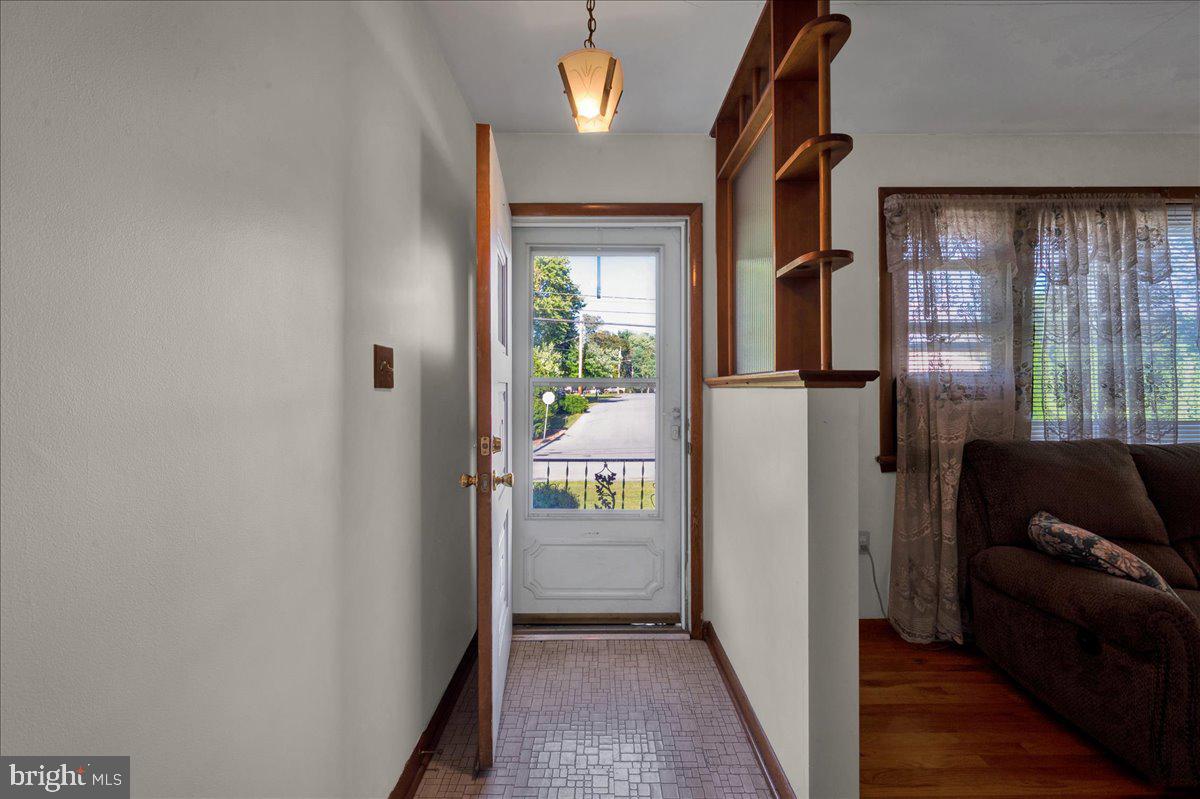 565 Rupp Hill Road Harrisburg, PA 17111 - Photo 4 of 29 Gallery Image 4