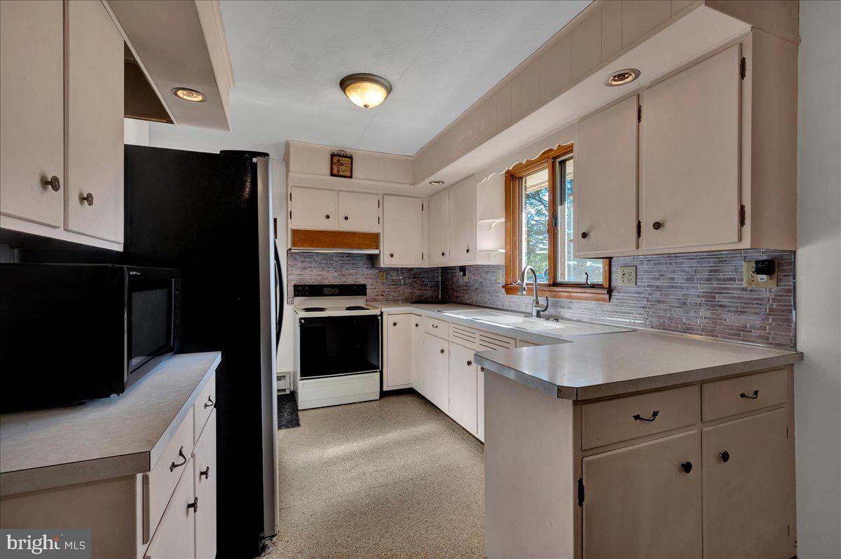 565 Rupp Hill Road Harrisburg, PA 17111 - Photo 9 of 29 Gallery Image 9