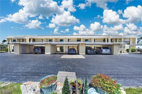 $199,900 | 3631 Southeast 10th Avenue, Unit 102, Cape Coral, FL 33904
