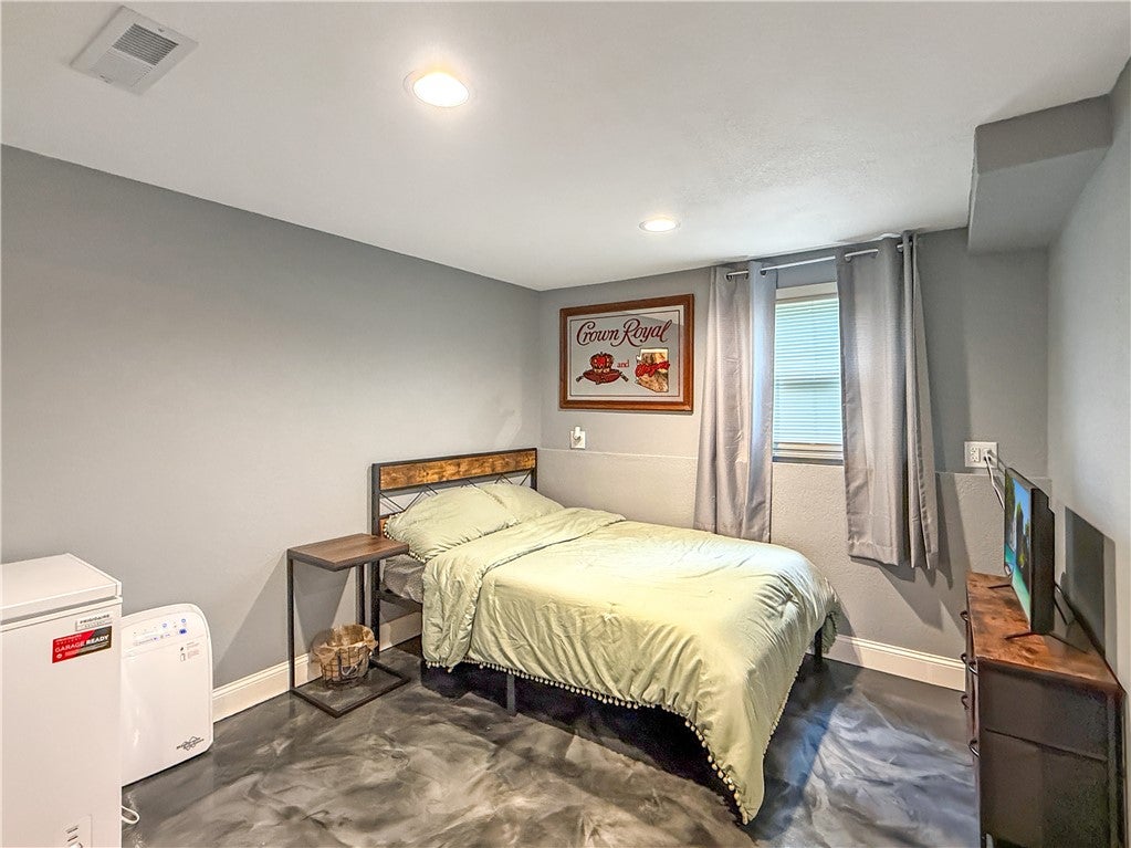 2136 North Dennis Avenue Decatur, IL 62526 - Photo 20 of 28 Gallery Image 20