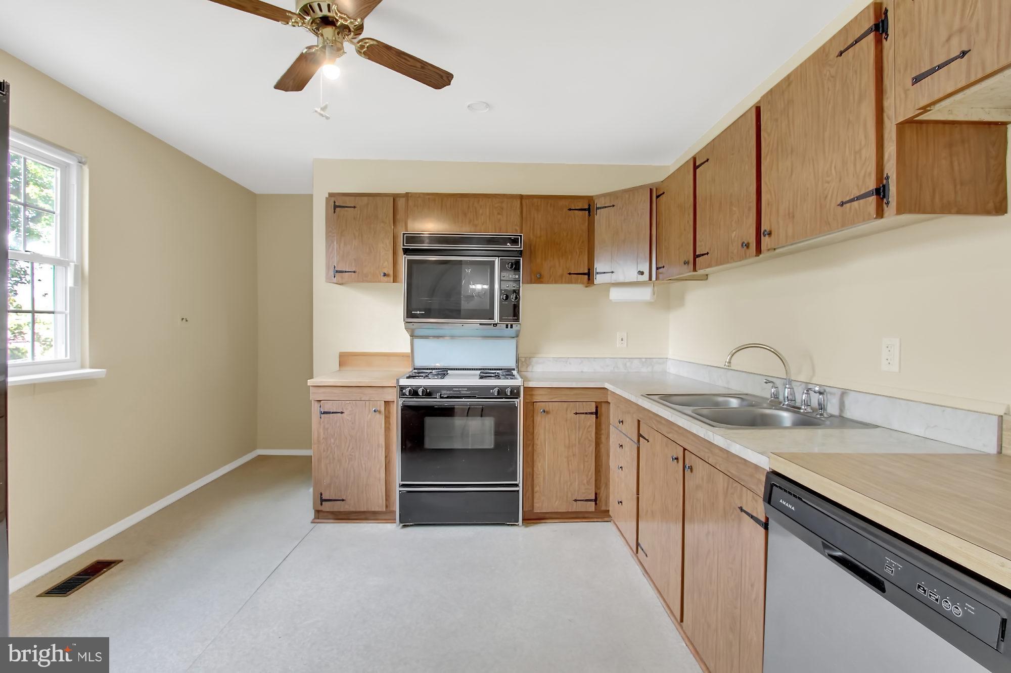 1520 Weyburn Road Baltimore, MD 21237 - Photo 6 of 22