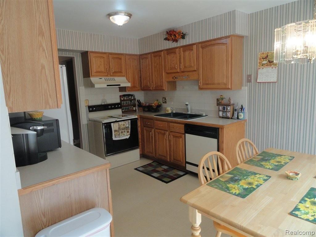 1696 Dancer Drive Rochester, MI 48307 - Photo 7 of 21 dancer kit.JPG