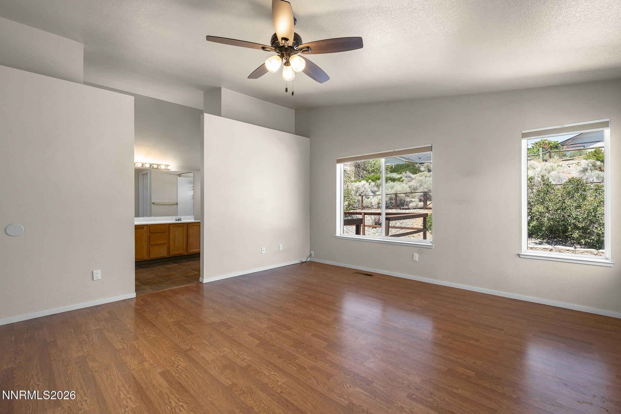 889 South University Park Loop Reno, NV 89512 - Photo 19 of 37 19-web-or-mls-_DSC6061