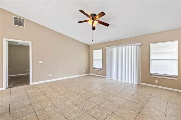 $2,000 | 9016 86th Street, Vero Beach, FL 32967