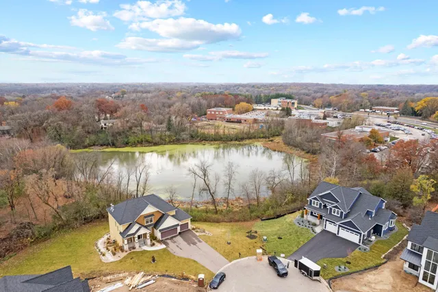 $2,299,900 | 5534 Conifer Trail, Minnetonka, MN 55345